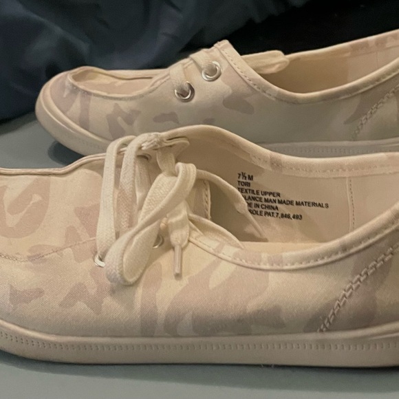 Women’s Beige Camouflage Lace-Up Sneakers - Picture 2 of 4